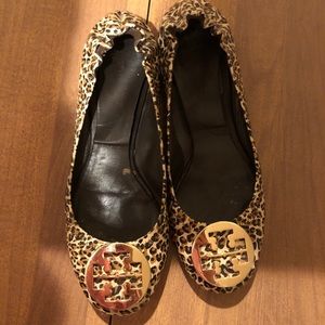 VGUC Tory Burch Leopard Reva Flats Gold Emblem